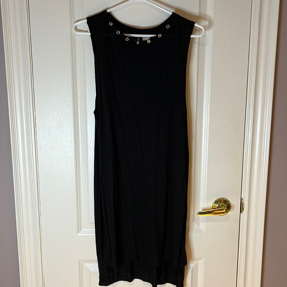 Long t-shirt, size large, 9/10 condition